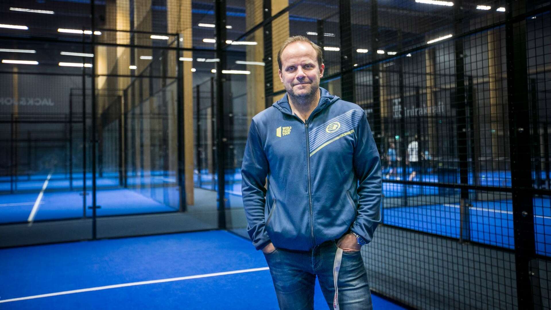 Padel är en sport som saknats hos Karlstadsborna. Det tror i alla fall Greger Artursson som är hall- och verksamhetschef för Svea padels anläggning i Karlstad.