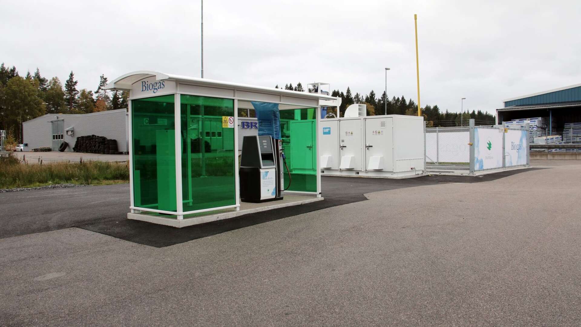 Biogasstationen i Ed ligger vid Brandts Tanka-automater.