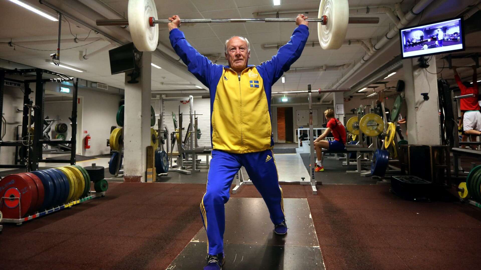 Per-Olof Hansson är Sveriges ende aktive 83-åring i tyngdlyftning.