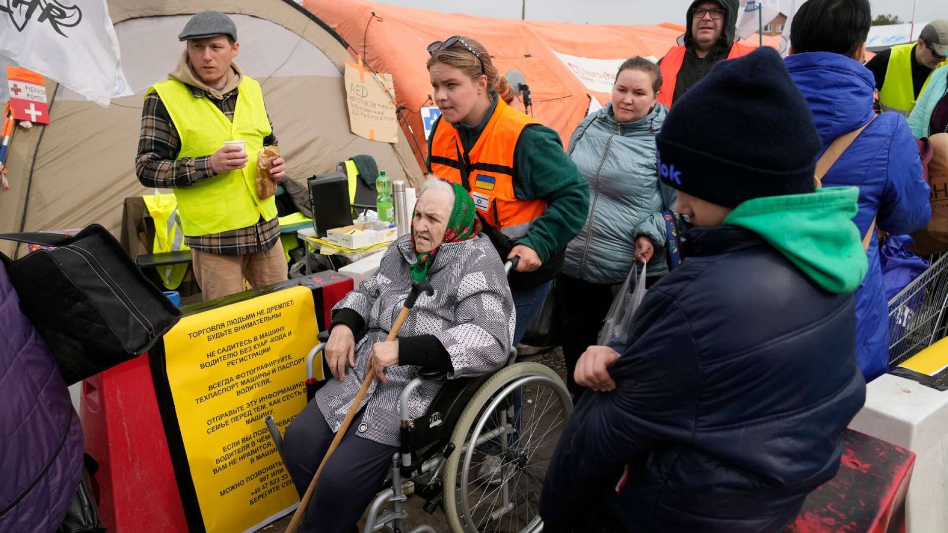 Stora hjälporganisationer med enorma resurser vittnar om att de inte kan hjälpa personer med funktionsnedsättning, skriver Jesper Hansén.