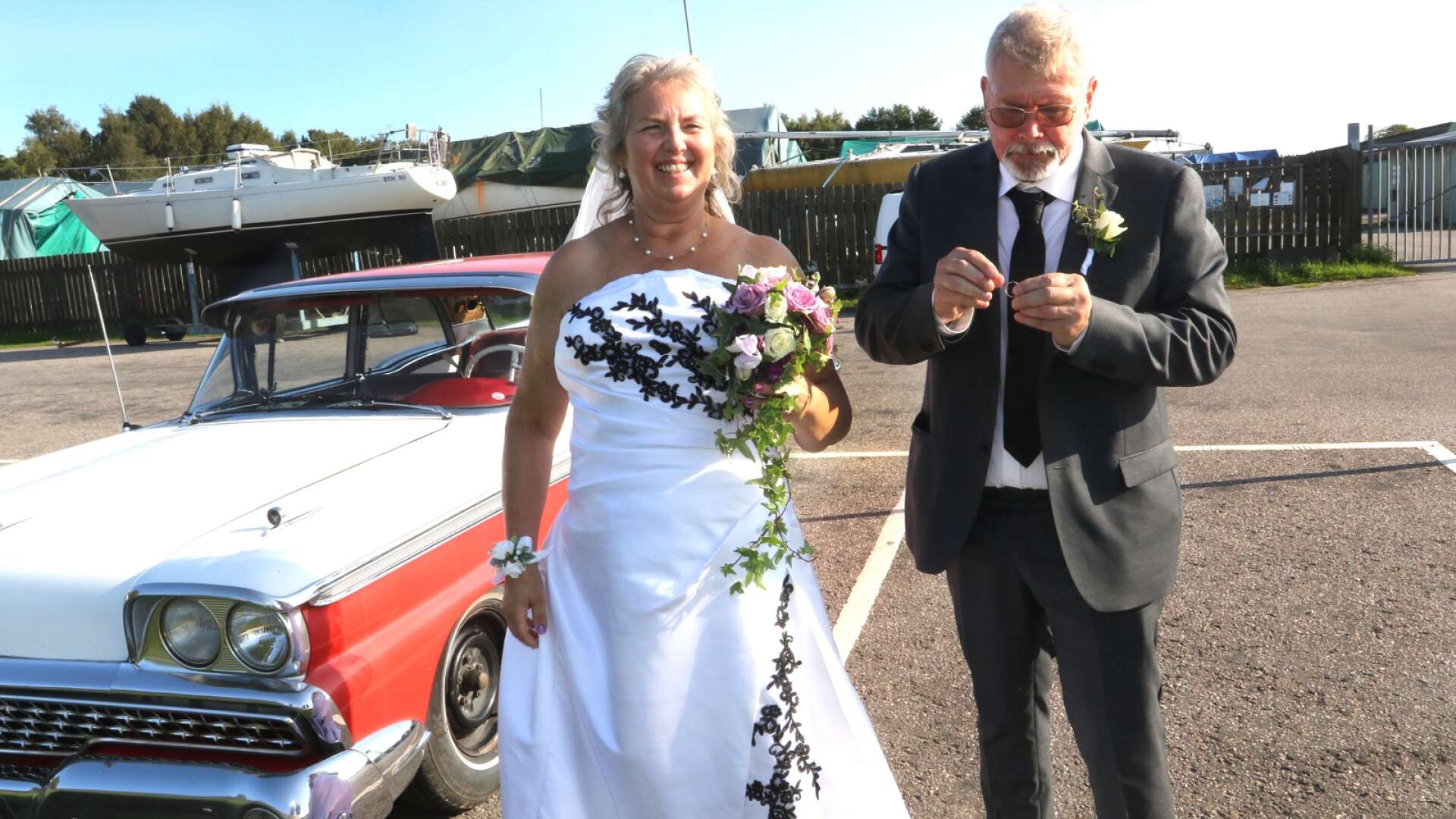 Båt och bil var två delar i Christina Ytterbergs och Orvar Eklinds bröllop.