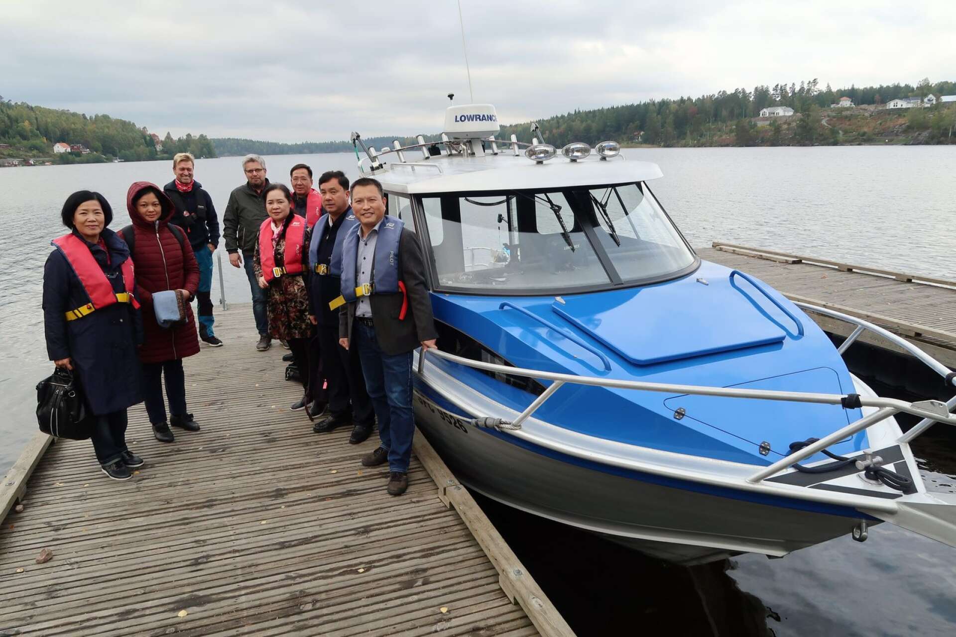 Kinesiska besökare på plats i Bengtsfors fick 2017 en tur ombord på en av Tommy Nerstrands importerade Mclay-båtar.