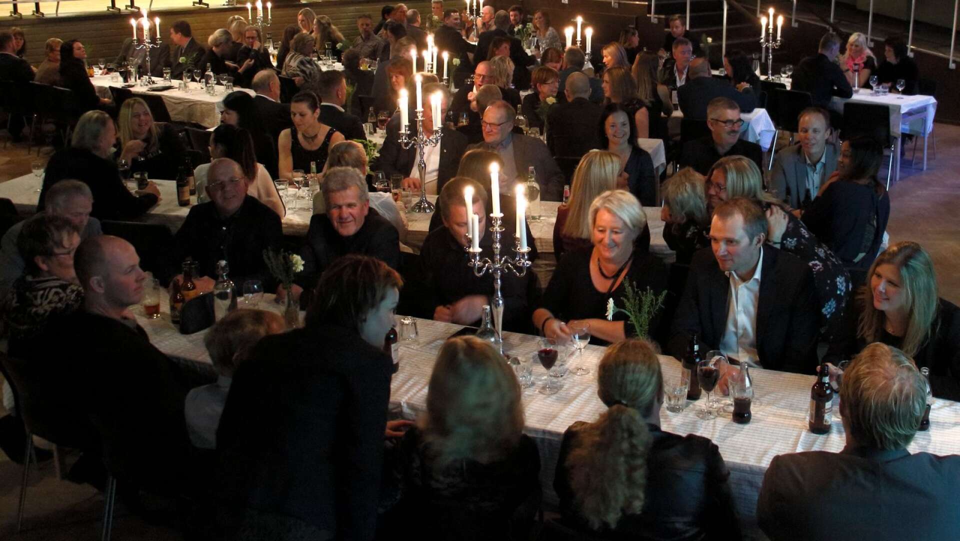På Tunet samlades under kvällen företagare och politiker från Degerfors för årets Företagskalas. Foto: Helena Lundberg