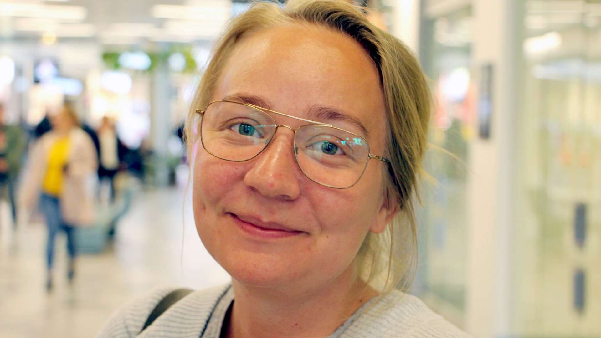 Katri Melander, 28, lärare, Göteborg:Nej, jag har inte bestämt mig för hur jag ska rösta än. Jag ska sätta mig mer in i det och har deadline på lördagen innan valdagen.