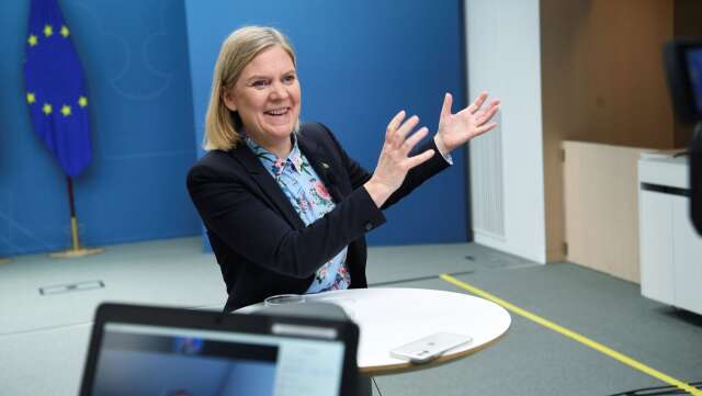 Finansminister Magdalena Andersson borde våga prata om höjda skatter, inte minst en återinförd fastighetsskatt.