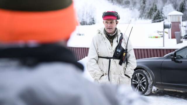 Anders Olsson är ordförande i Jägareförbundet Värmland och han säger att jägarna inväntar spårsnö.