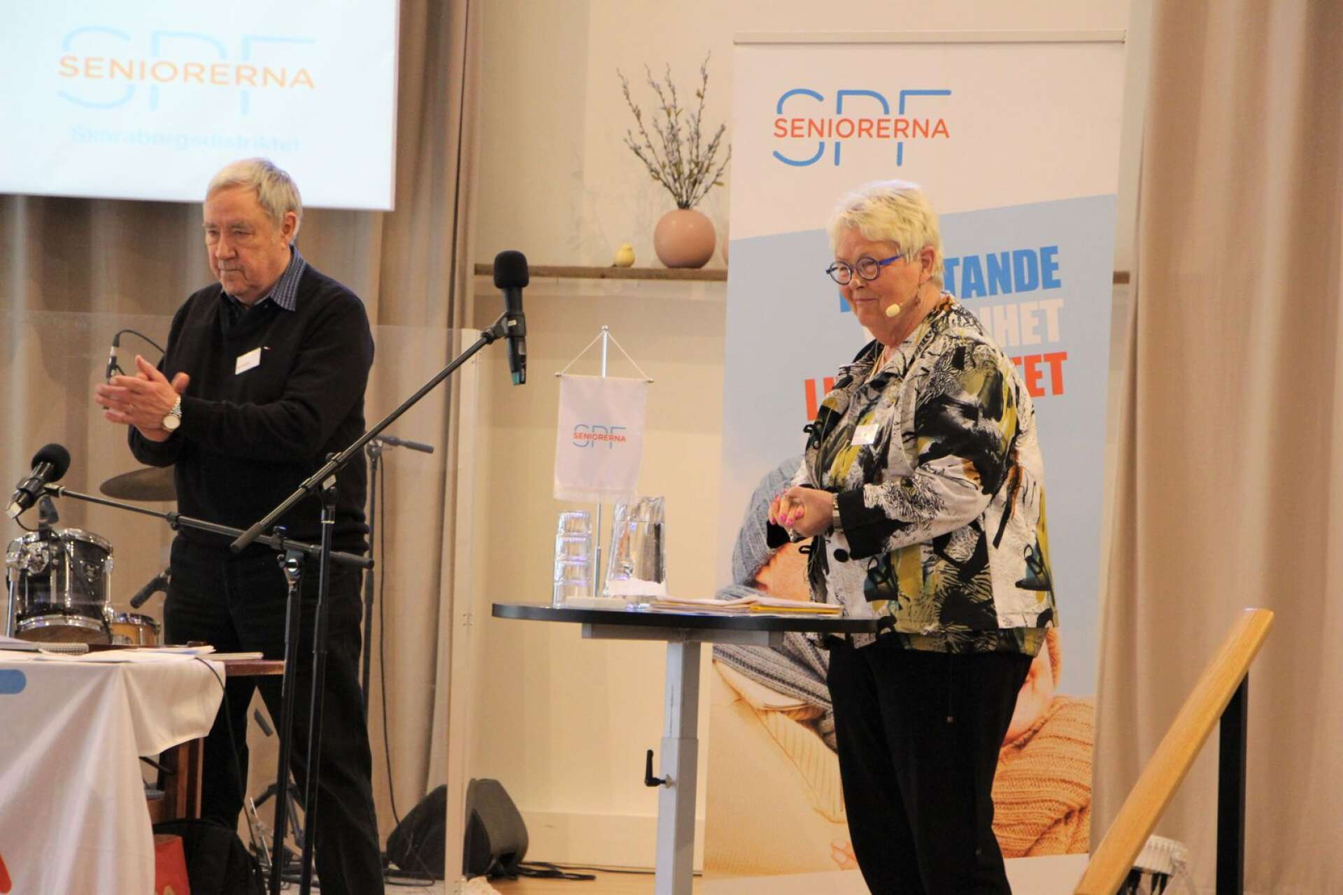 Eva Eriksson, SPF Seniorernas förbundsordförande, gästade distriktsstämman. Hon har stor erfarenhet av samhällsbyggnad.