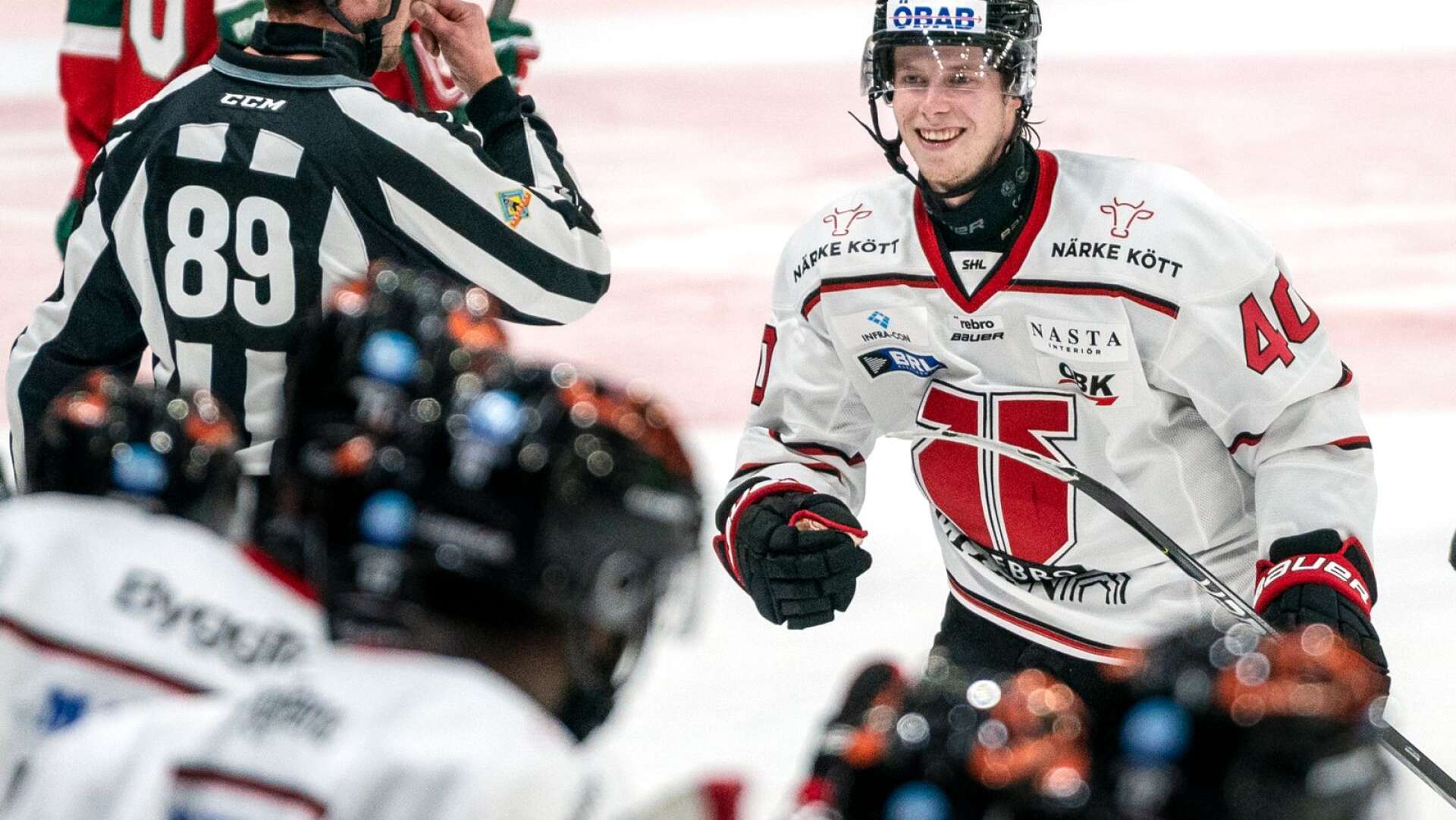 Elias Ekström jublar över sitt mål (1-1) under förra torsdagens ishockeymatch i SHL mellan Frölunda HC och Örebro HK i Scandinavium.