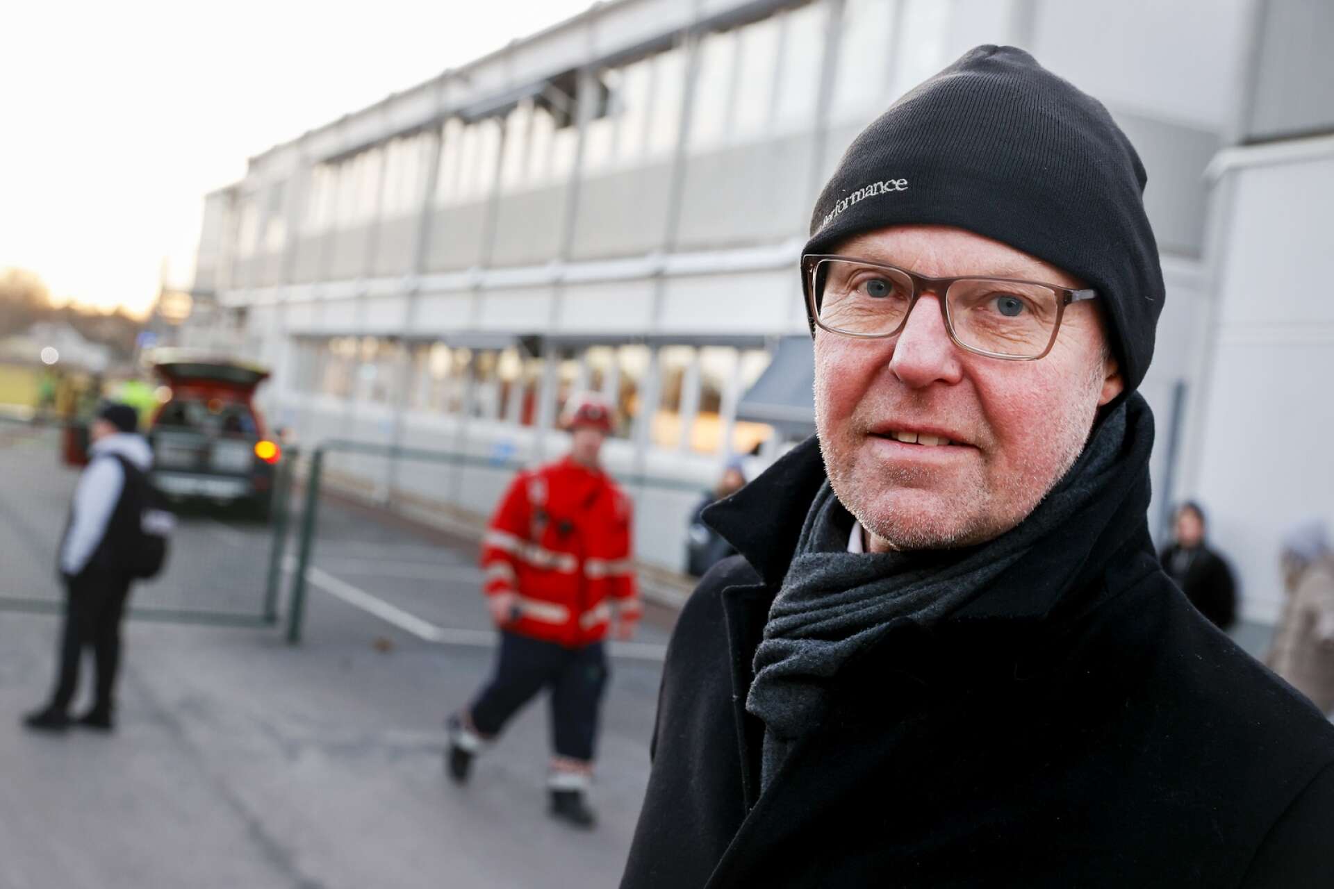Serviceförvaltningens chef Lars Elfstrand anser att en avveckling och rivning av badhuset på Sätter är det rimligaste alternativet.