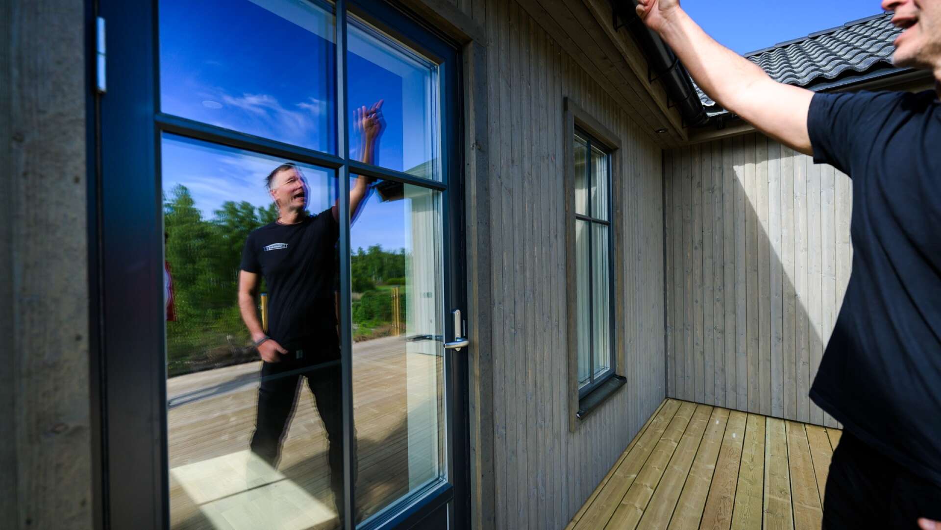 Det finns ett villaprogram på tio villor som köpare kan använda som inspiration. ”Vi bygger aldrig två hus som är lika”, säger Fredrik Johansson.