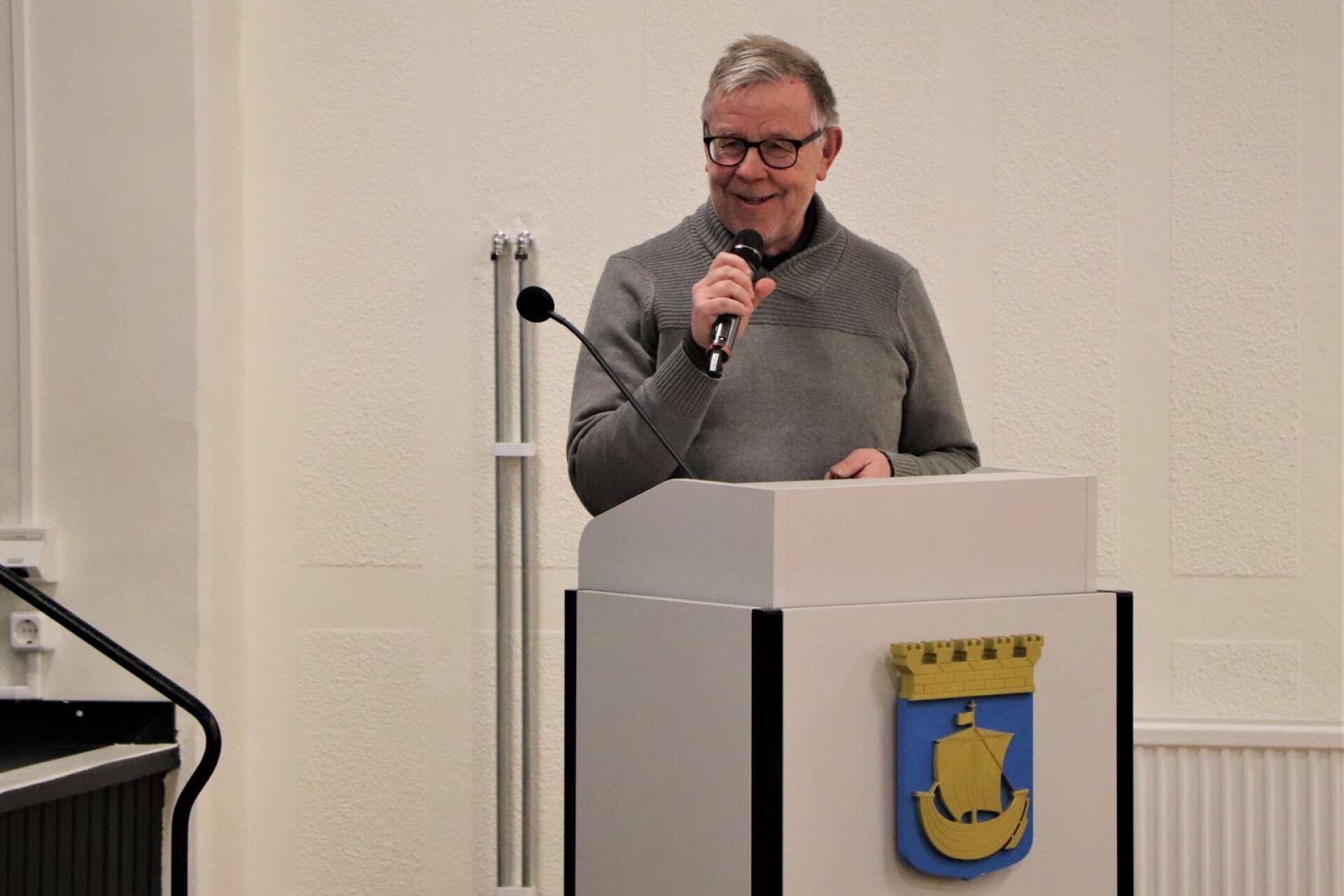 Kommunrevisionens ordförande Pelle Ekholm (S) och övriga kommunrevisorer ifrågasätter organisationsstrukturen i Hjopolitiken. 