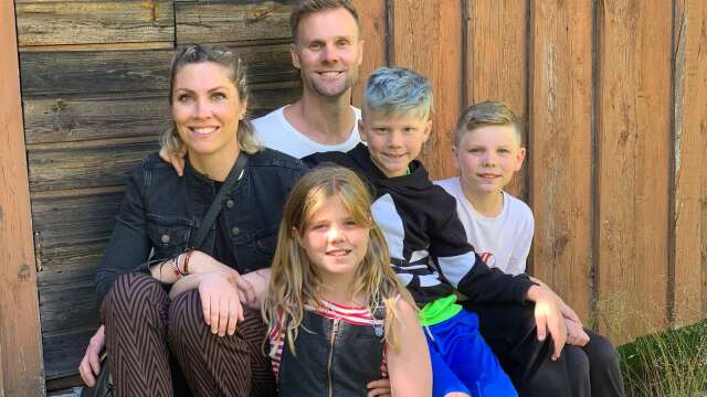 Efter succén i tv-programmet ”Allt för Sverige” har Jon Strand nu återvänt till Värmland med sin familj. ”Vi planerar att spendera mycket tid i Värmland”, säger han.
