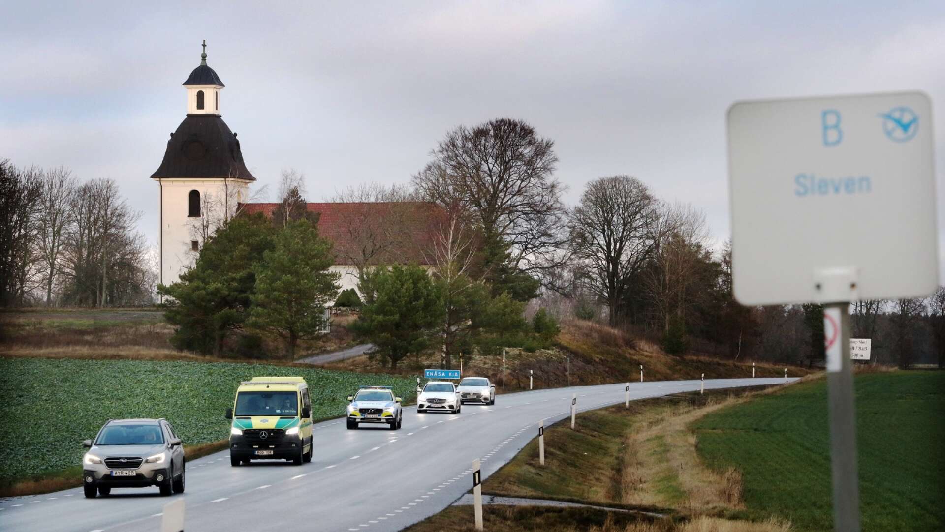 Händelsen, som resulterat i en stämningsansökan om vårdslöshet i trafik mot en 20-årig Karlstadsbo, inträffade nära Enåsa på riksväg 26.