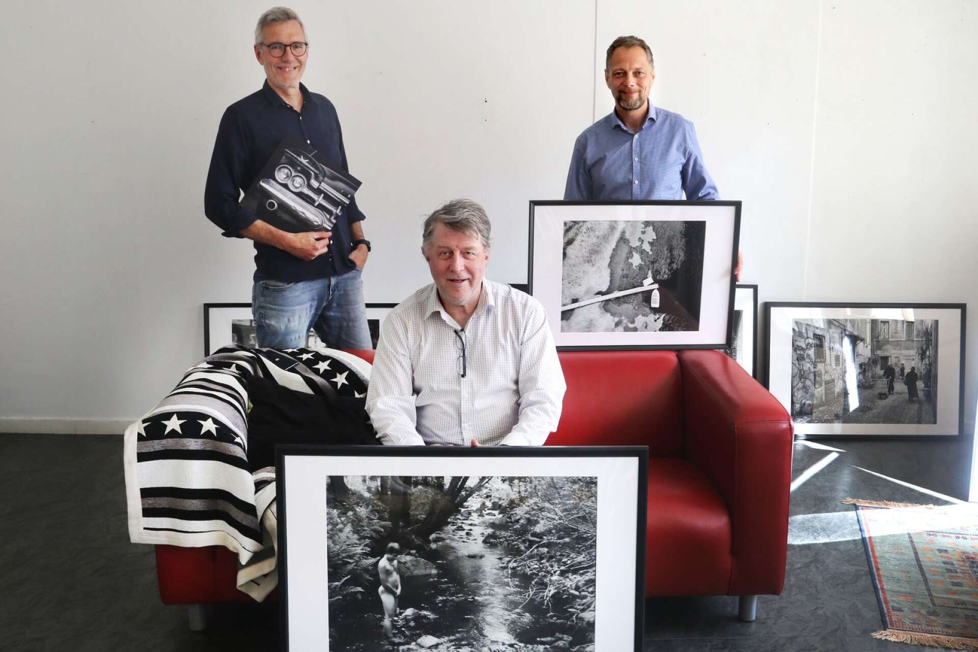 Göteborgarna Jens Lagergren, Vilhelm Rundquist och Joachim Hagedorn ställer ut sina fotografier i Konstresidenset till och med den 31 maj.