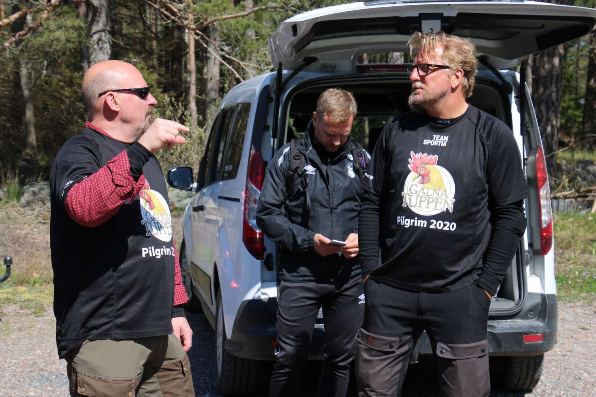 Initiativtagarna Stefan Ferger och Jörgen Nordmarker, med deltagaren Niclas Johanson i mitten, menar att de inte kunde ha drömt om en bättre vandring.