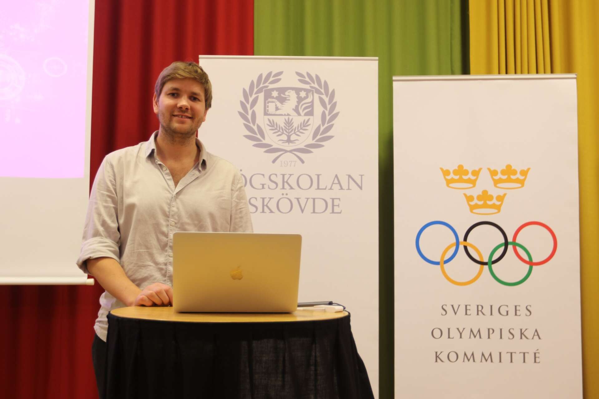 Anton Kalén som är den första på Högskolan i Skövde som forskar i samarbete med Sveriges olympiska kommitté.