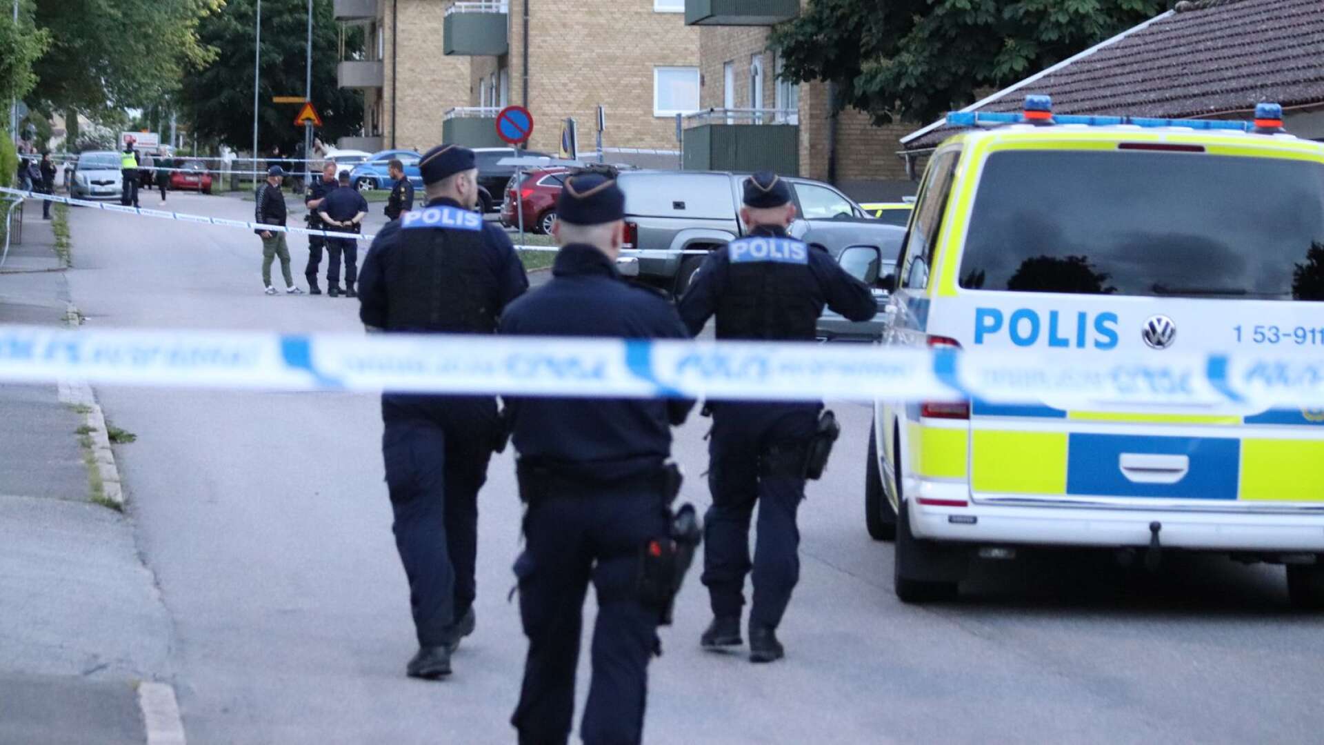 Vid lunchtid på torsdagen häktades mannen som misstänks för att ha mördat en kvinna i Falköping. Händelsen innebar ett stort polispådrag i Falköping under onsdagskvällen.