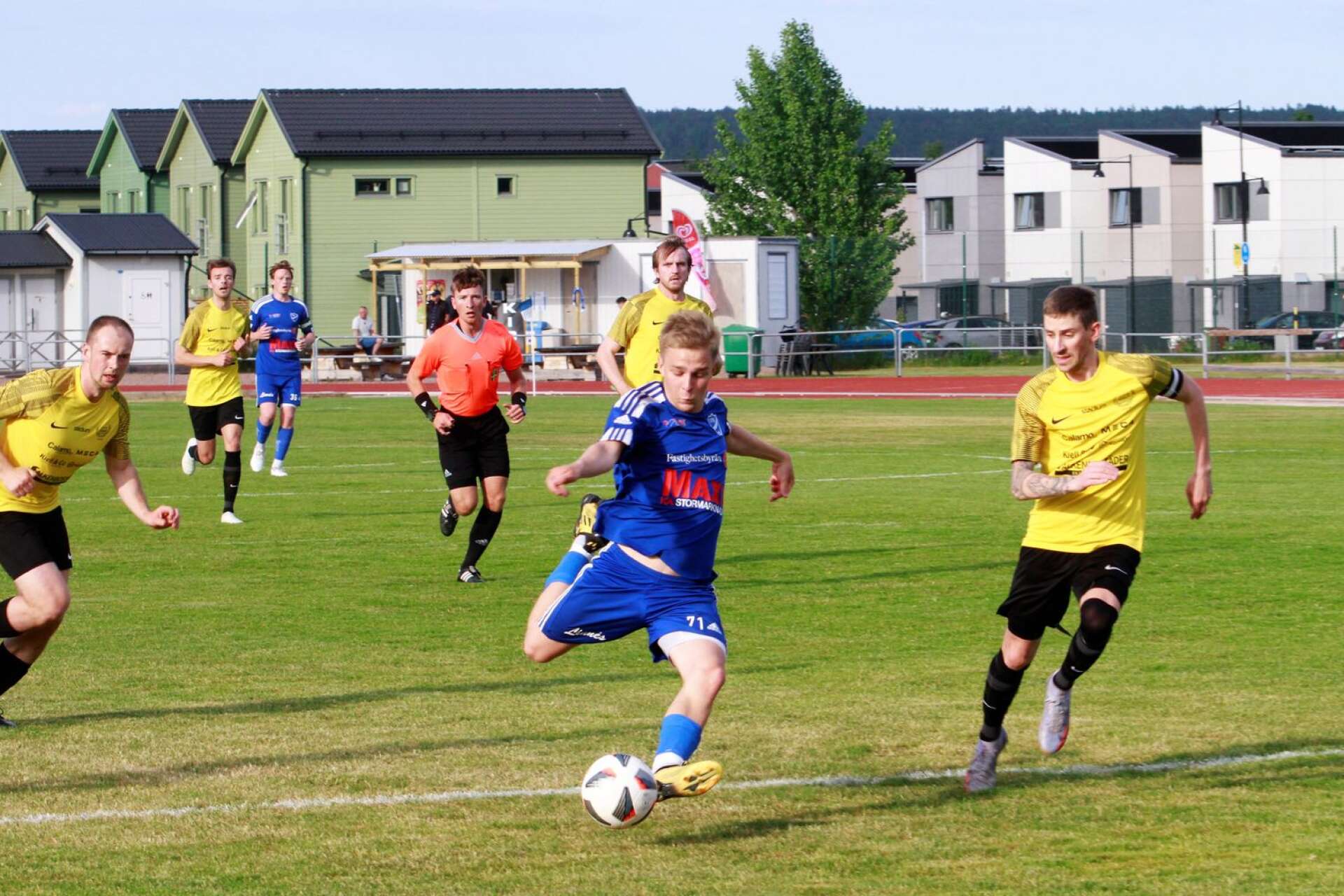 William Ljung, här i IFK Kristinehamns blåa dress, väljer spel i Woody’s FC kommande säsong.