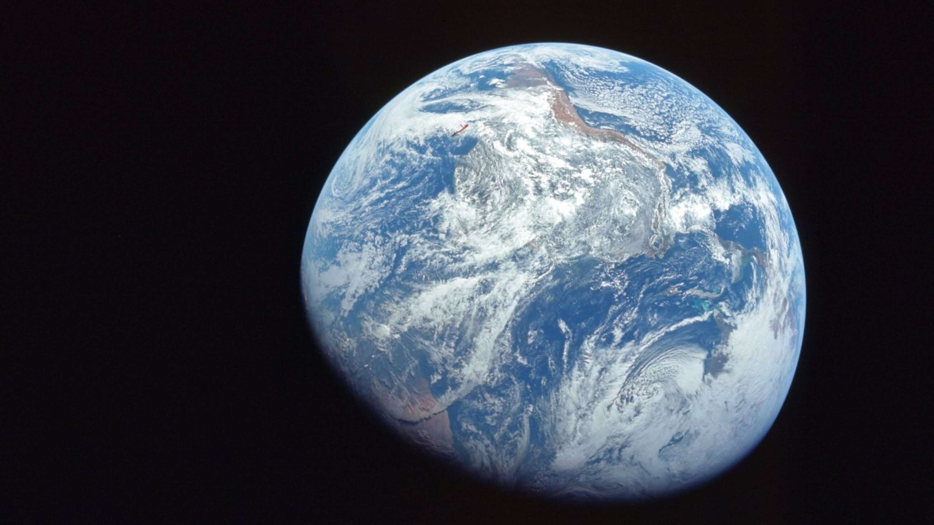 Hela Jorden fotograferad för första gången.