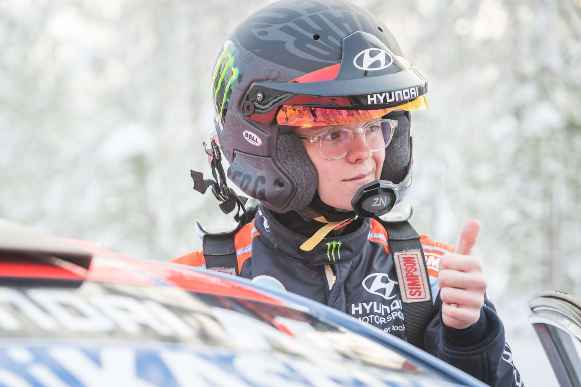 Oliver Solberg gör tummen upp för Hyundais fortsatta satsning på rally-VM.