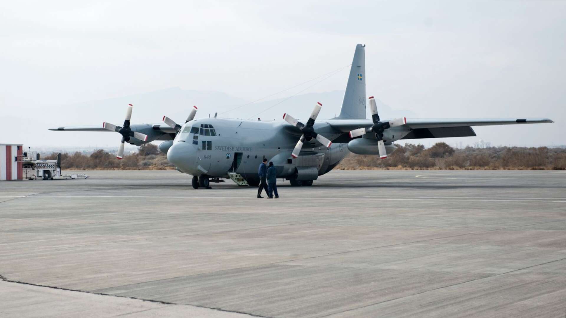 Flygvapnets Herkulesplan på Ashgabat flygplats i Turkmenistan.