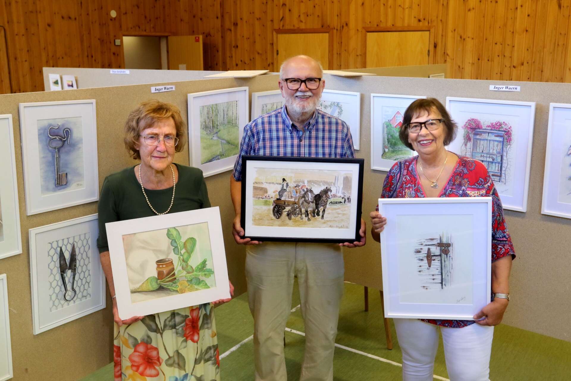 Gunvor Bergström, Örjan Bergheden och Inger Waern är tre av fem konstnärer som denna helg visar sina verk i Korskyrkan.