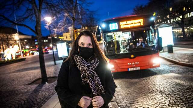 Theres Herö tycker att den nya rekommendationen om munskydd i kollektivtrafiken är bra.