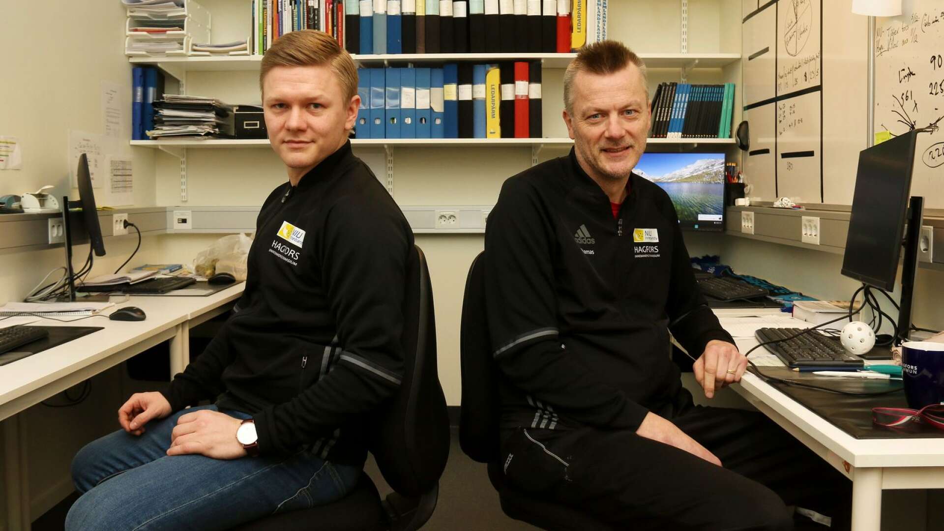 Sedan snart sju år tillbaka arbetar Niclas Andersson och Thomas Eriksson tillsammans på innebandygymnasiet i Hagfors, varför fredagskvällens derby blir extra speciellt.