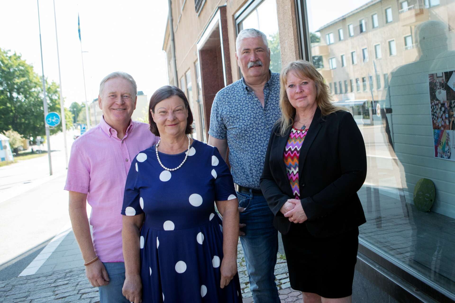 Tony Ring (M), kommunalråd, Anneli Lyckeborn (L), partiföreträdare, Torbjörn Pettersson (C), Ann-Catrin Örtkvist (KD) partiföreträdare. 
