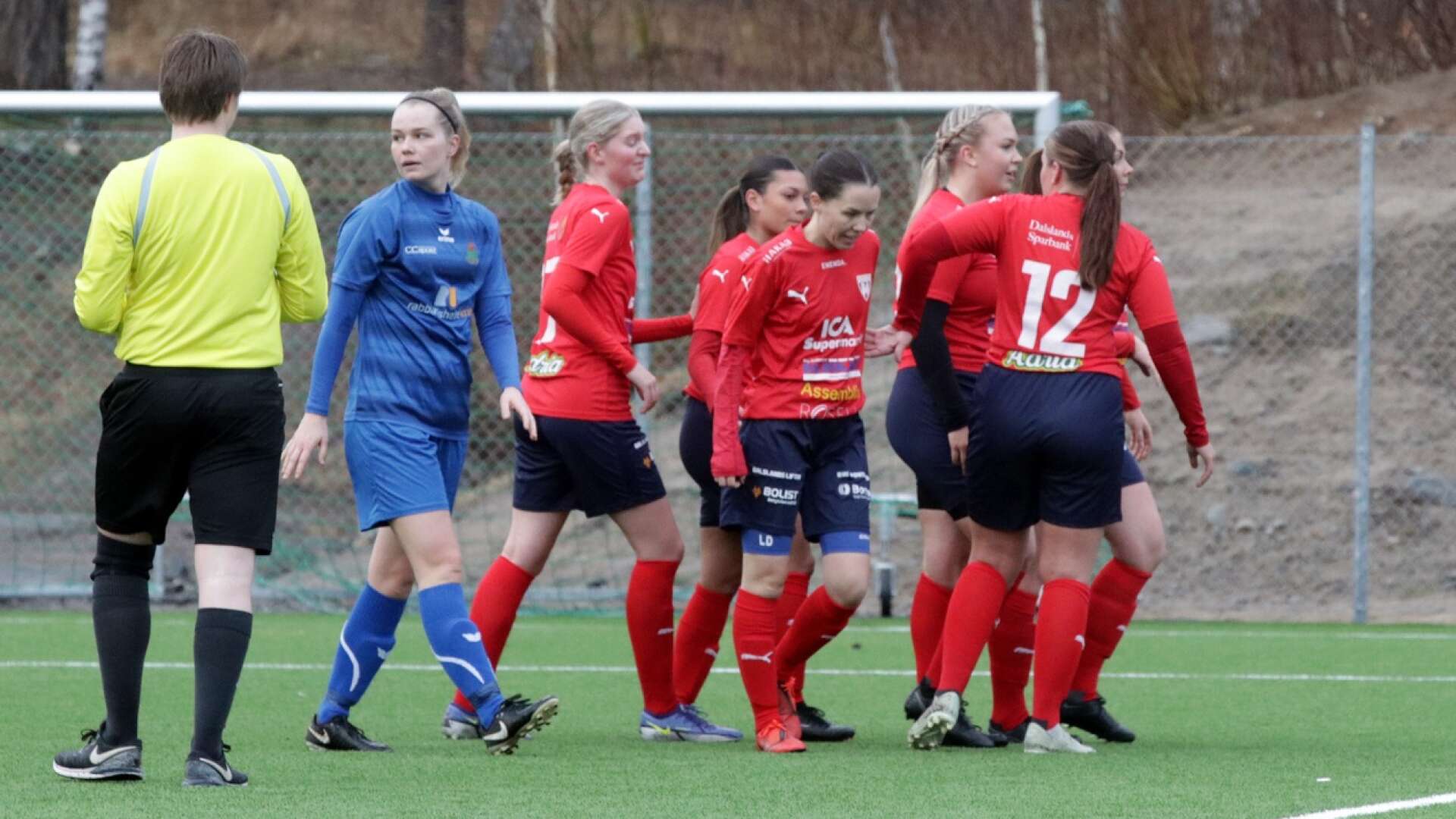 Premiär i division 4 Dalsland: Eds U mot Bengtsfors IF. 