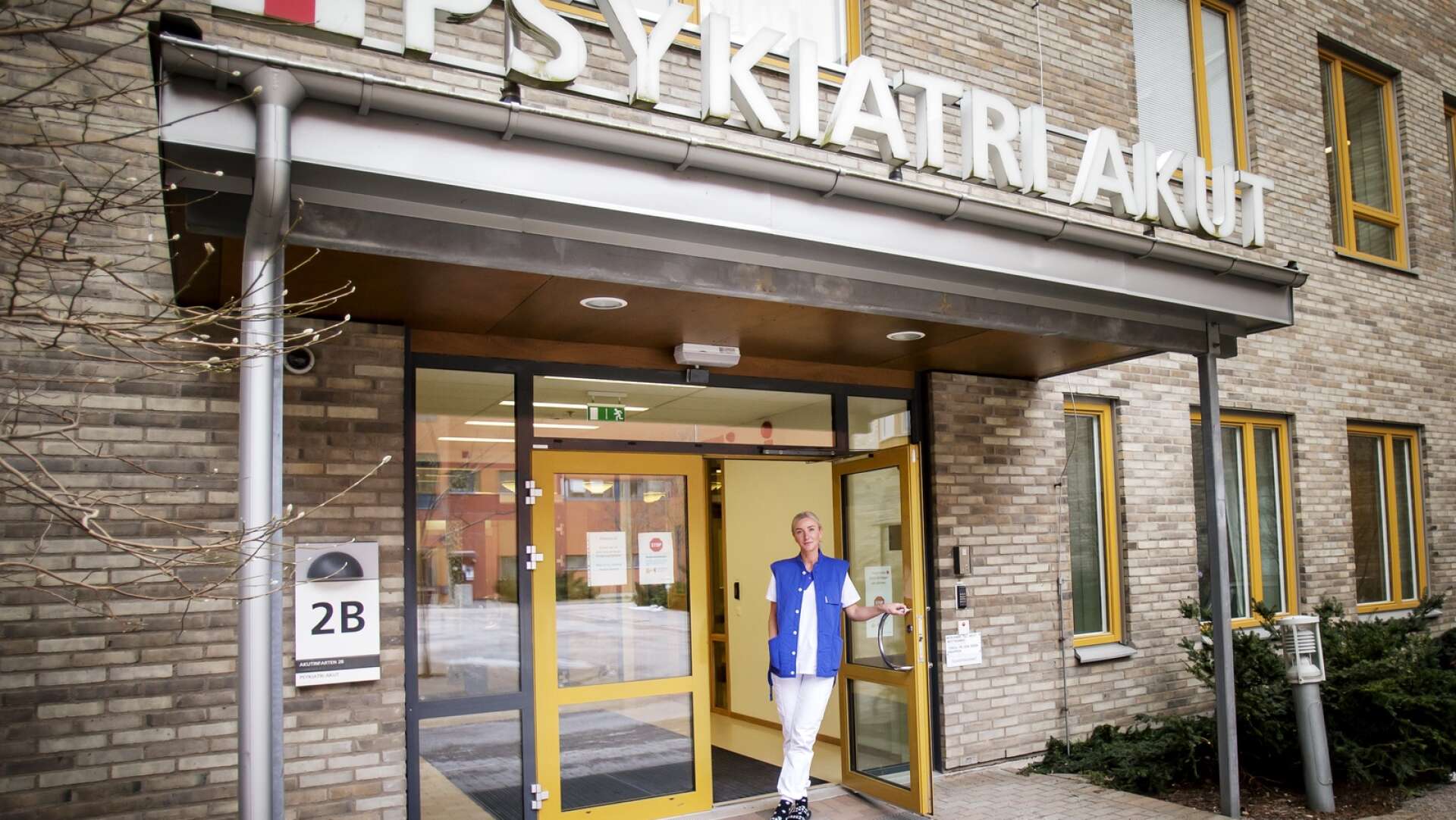 VF fick en rundtur på psykiatriska akutmottagningen på CSK med verksamhetschef Josefin Björck.