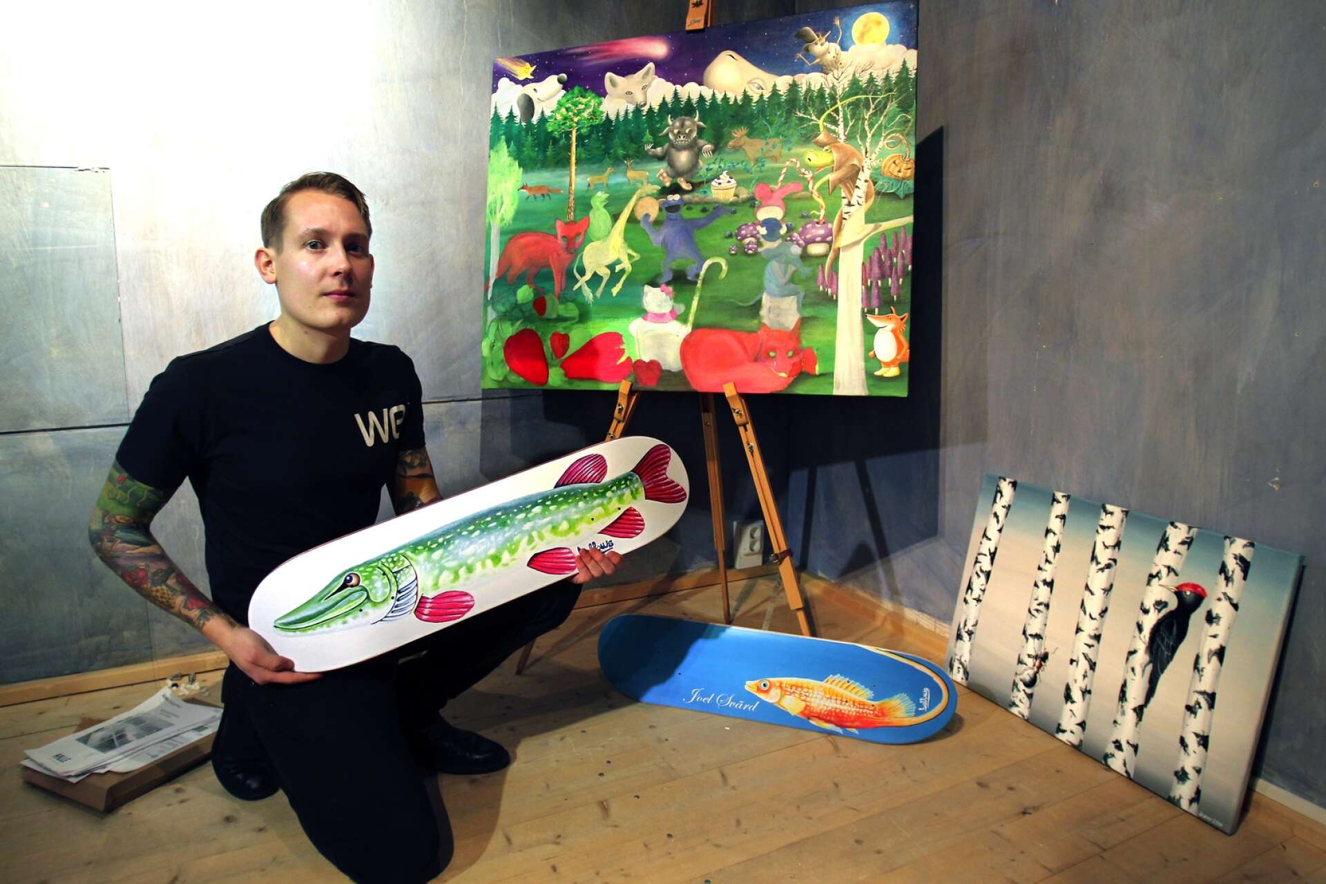 Förutom Jesper Löfvenborgs brinnande intresse för musik tycker han också om att måla. 