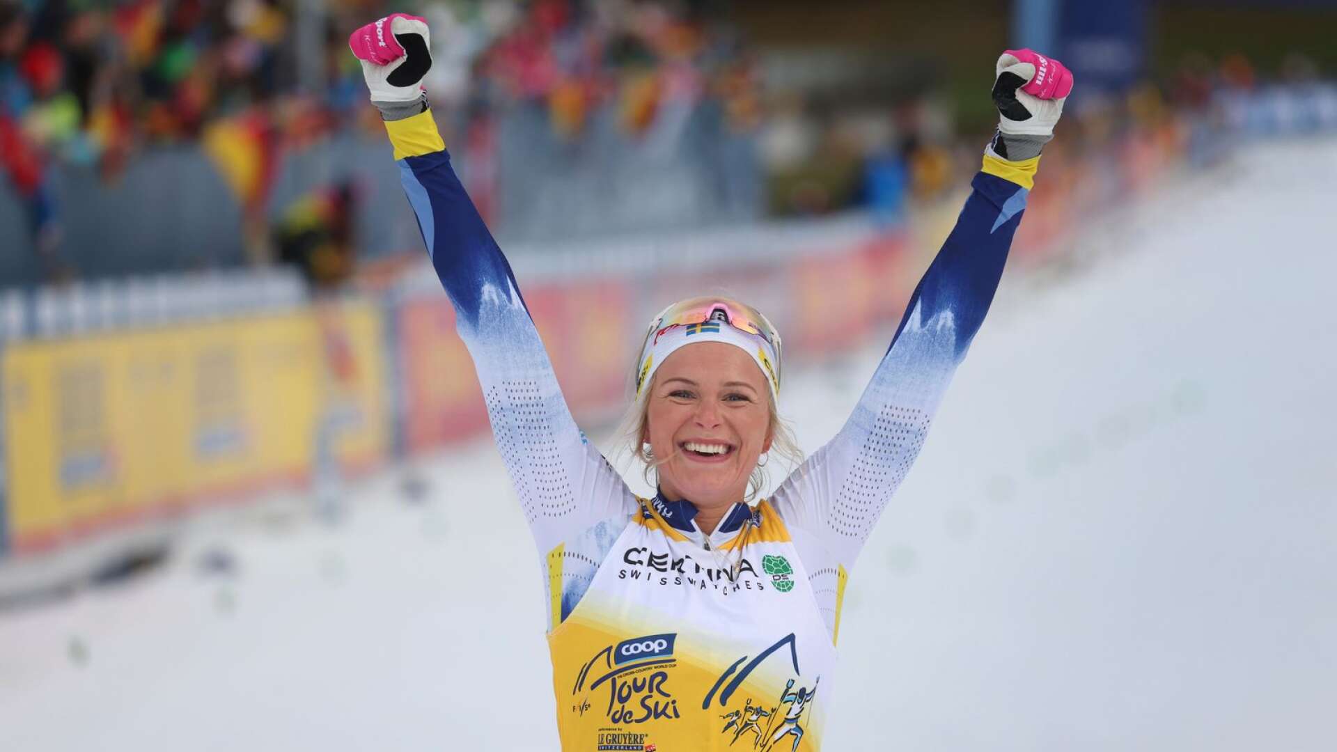 Frida Karlsson tog en ny seger i Tour de Ski när hon vann onsdagens jaktstart.