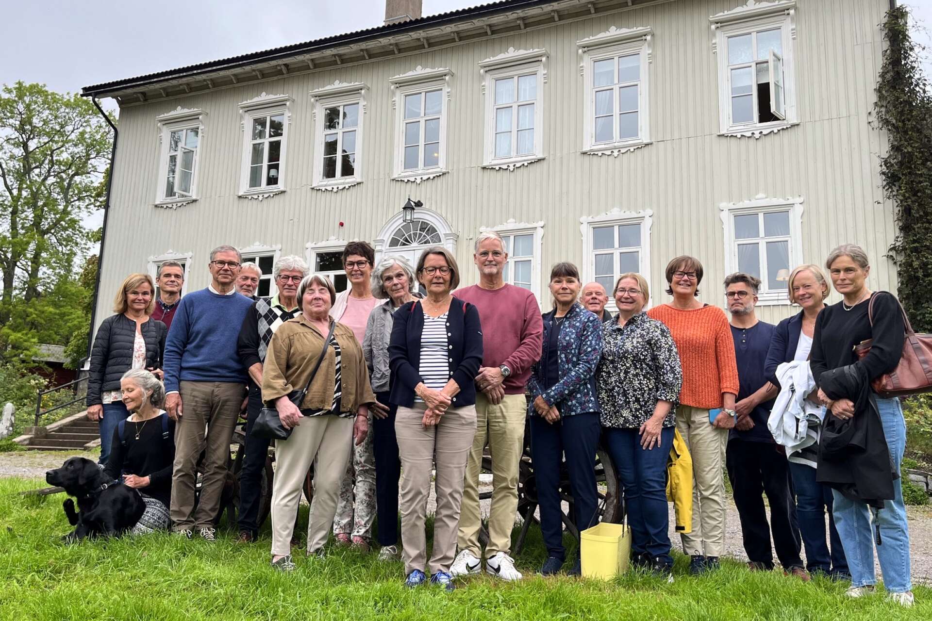 Nyligen samlades ett 20-tal personer till släktträff på Krokstad. De var barnbarnsbarn till Theodor Dahlgren som för 150 år sedan köpte Krokstad och 28 år senare lämnade Säffle för Djursholm. 