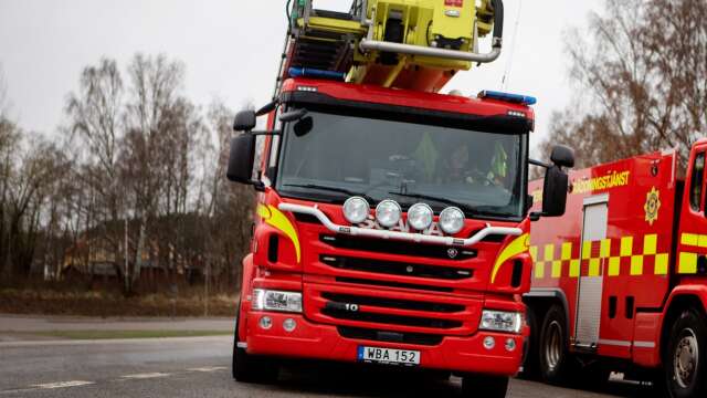 Räddningstjänsten är på plats vid en brand i Karlstad. 