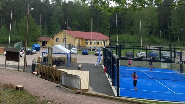 Åmåls TK:s nybyggda anläggning på Örnäs har använts flitigt i sommar. Snart gör traktens bästa padelspelare upp på banorna, i nya Femortscupen. 