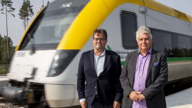 Tomas Löfstedt, affärschef på Vy, och Per Sidetun, tågchef Region Värmland, informade under onsdagens pressträff om sommarens och hösten banarbeten.