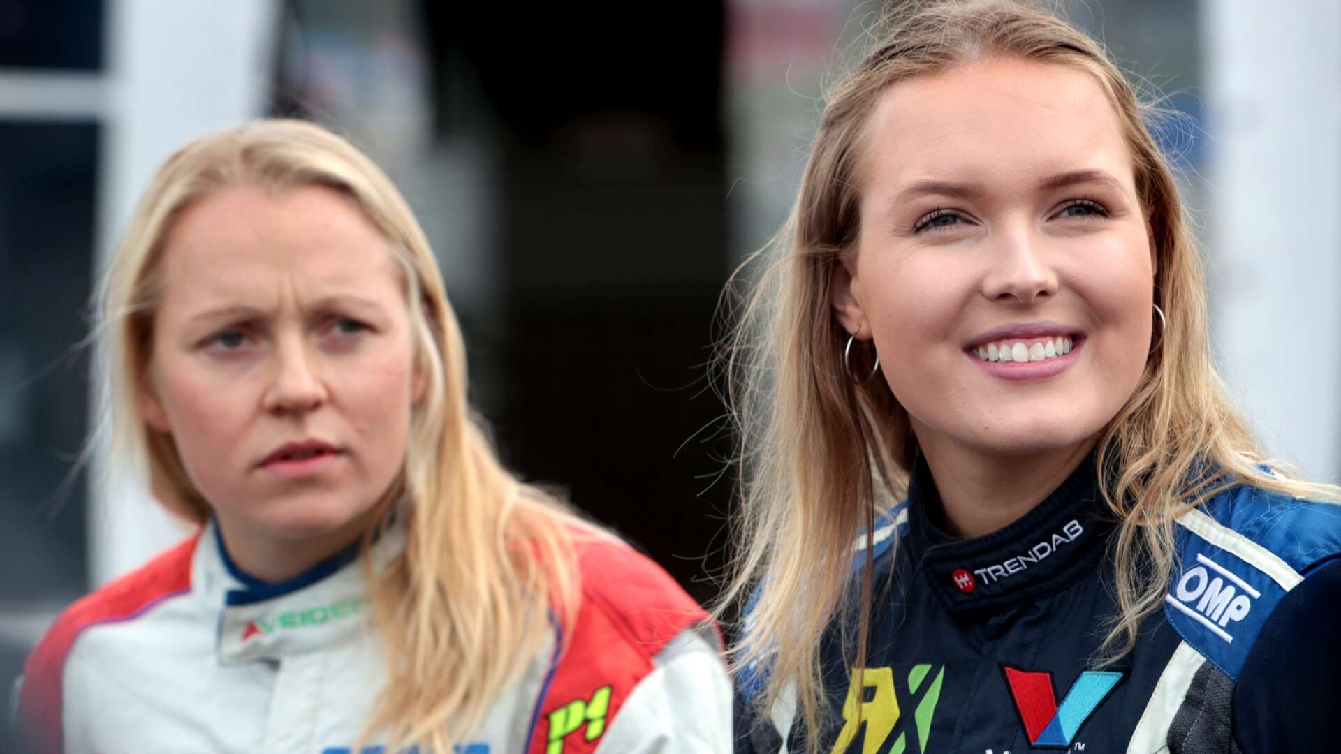 Det kan bli en kamp mellan regerande mästarinnan Sandra Hultgren och nya rallycrosstjärnan Klara Andersson.