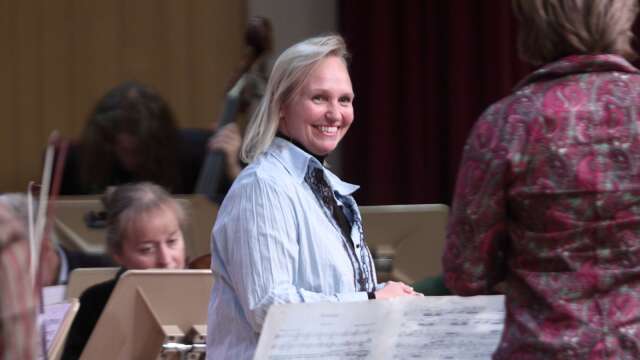 Katarina Andreasson ska dirigera i Bregårdsskolans aula. 