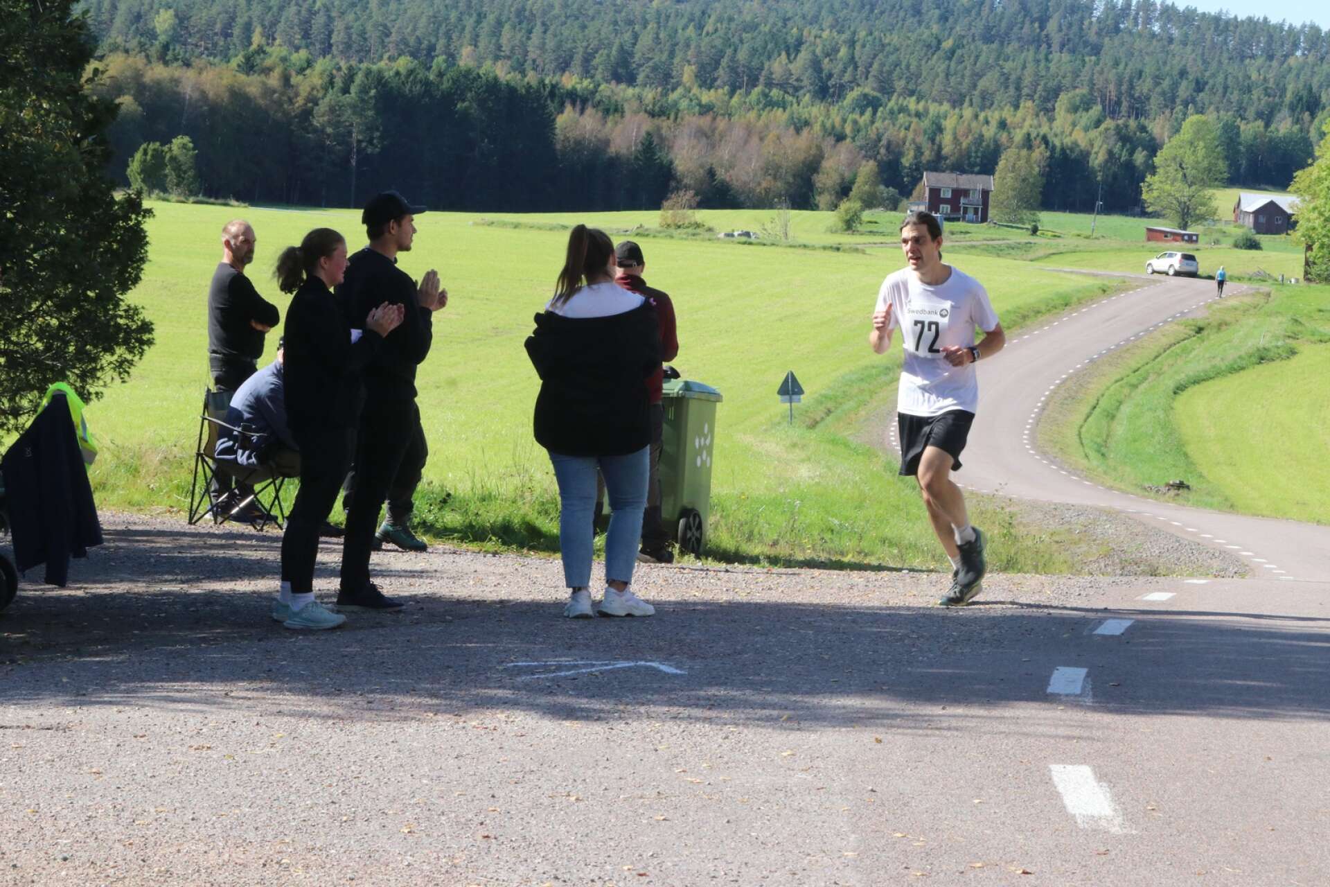 Peter Olsson från Bengtsfors springer in till en andraplats över 10 km, 39 sekunder bakom segraren Conny Wass.
