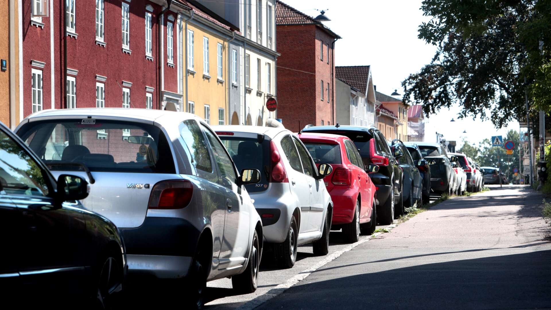 Bilarna blir allt fler i Karlstads kommun.