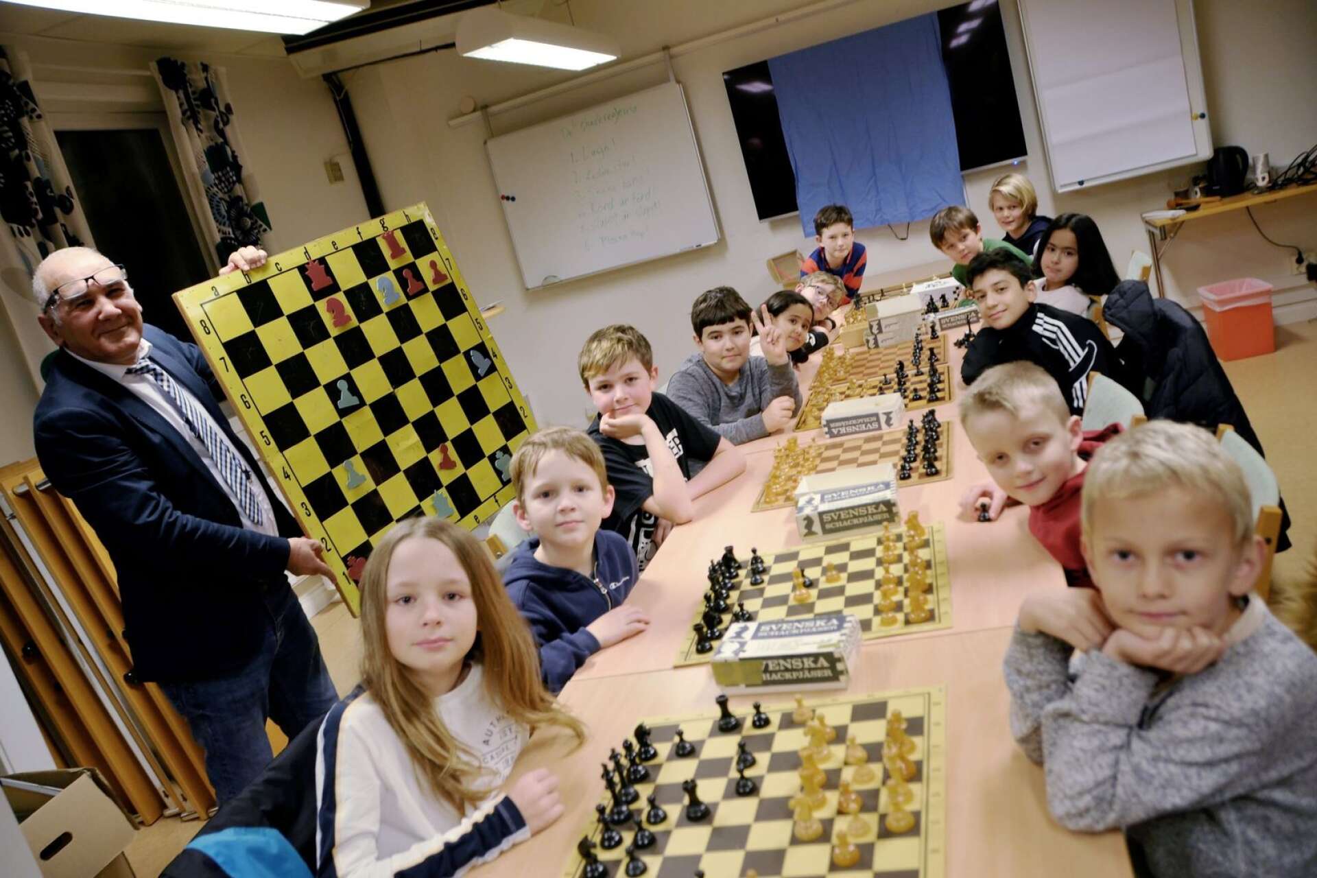 Den populära schackkursen i Bengtsfors kommer att kunna fortsätta tack vare pengarna från Kulturrådet.
