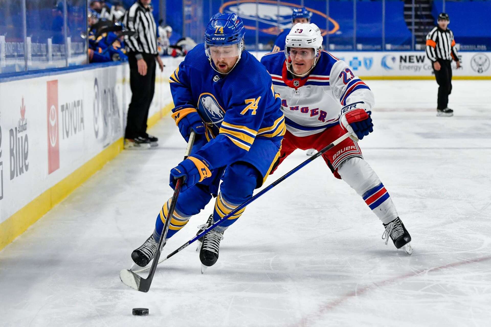 Rasmus Asplund är en av NHL-spelarna som den 5 augusti spelar en all star-match i samband med Sports Heart Camp i Tumba.