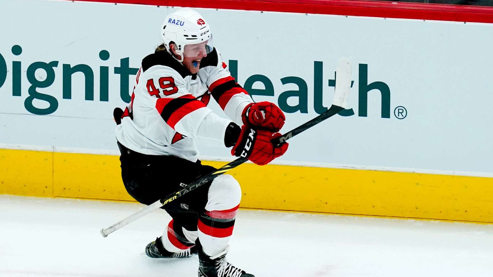 Fabian Zetterlund stod för tre mål i NHL förra säsongen.