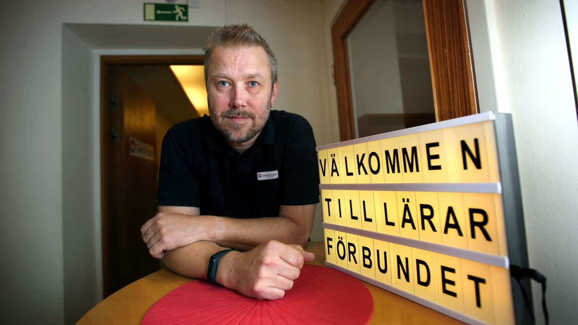 Ökande antal elever, stora barngrupper och för få personal – Pontus Larsson, ordförande i Lärarförbundet, har många frågar att ta i