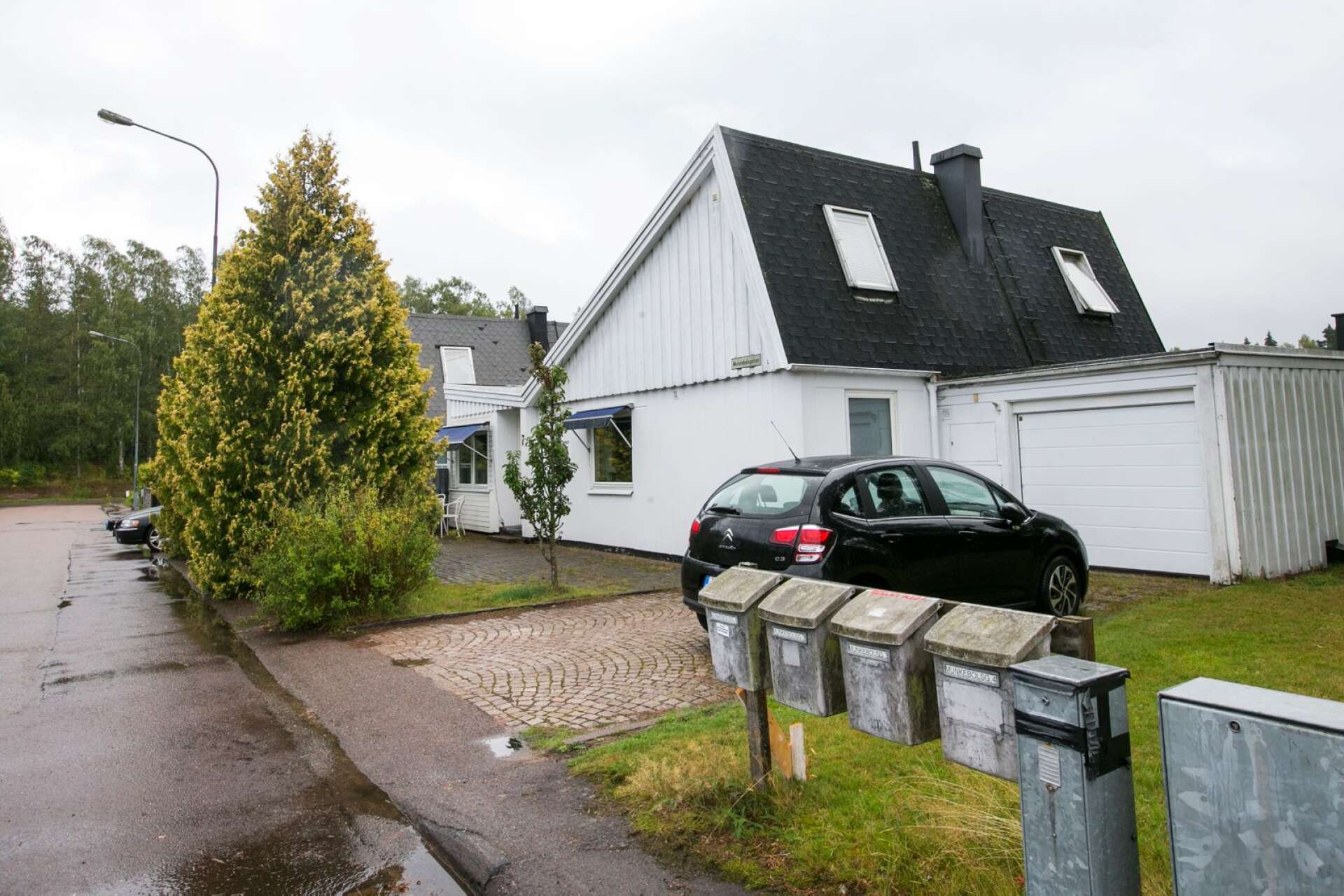 På Lorensberg i Karlstad byggdes ett stort antal kedjehus på 1960-talet.