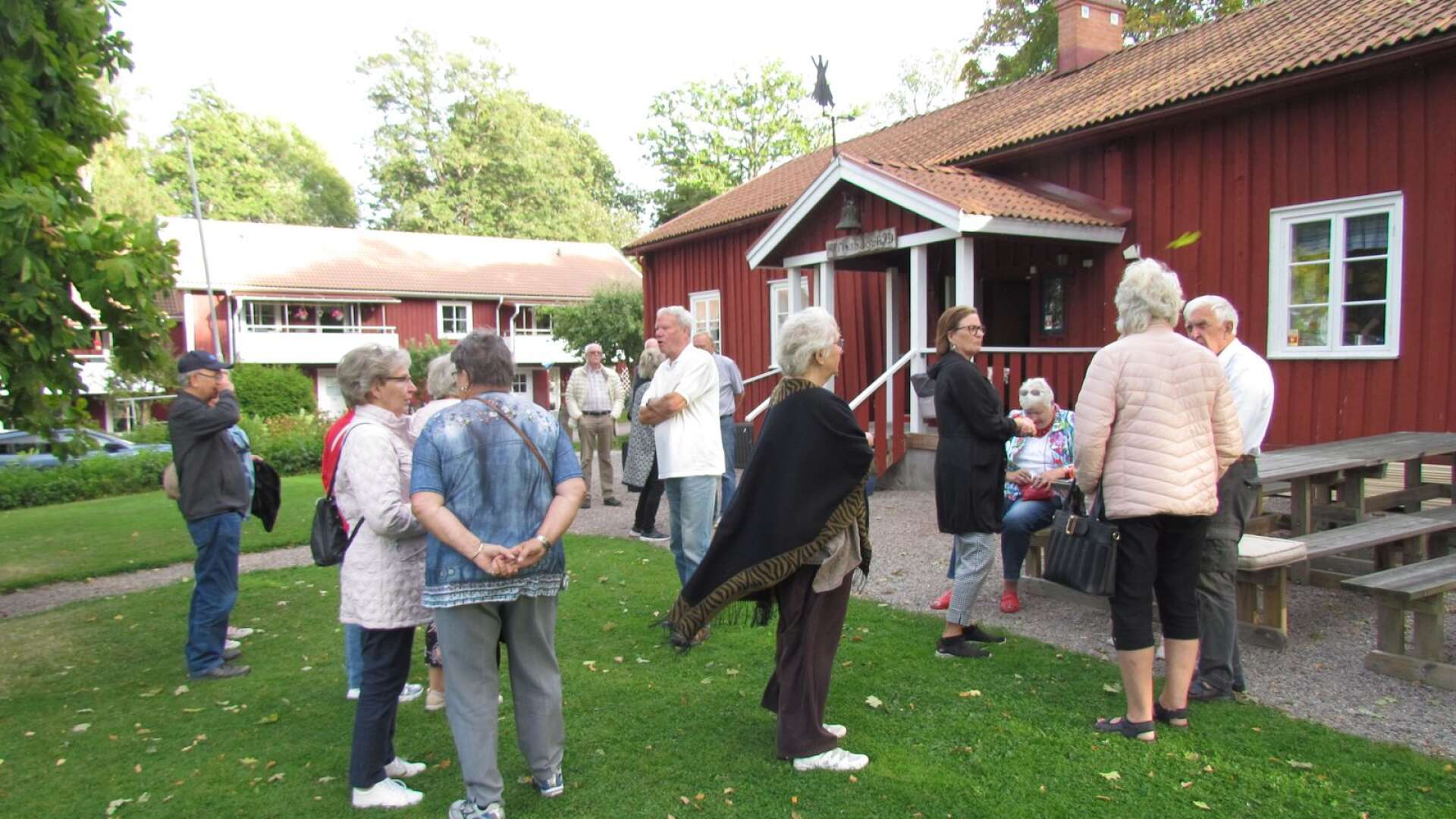 Omkring 20 medlemmar i samlarklubben i Säffle har varit på studiebesök i Liljedal.