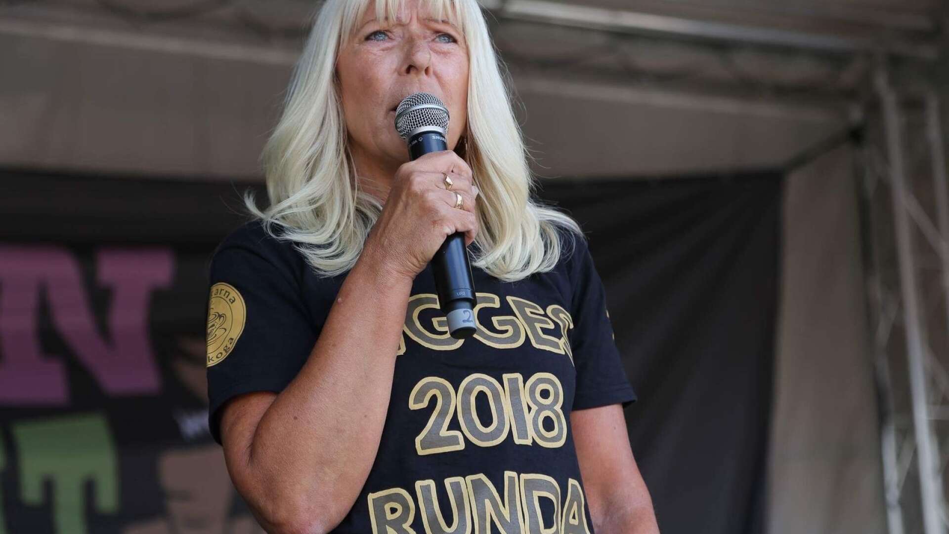 Ursula Ekman i samband med fjolårets upplaga av Sigges runda, som i år hålls lördagen den 8 juni på Alfred Nobels torg i Karlskoga. 