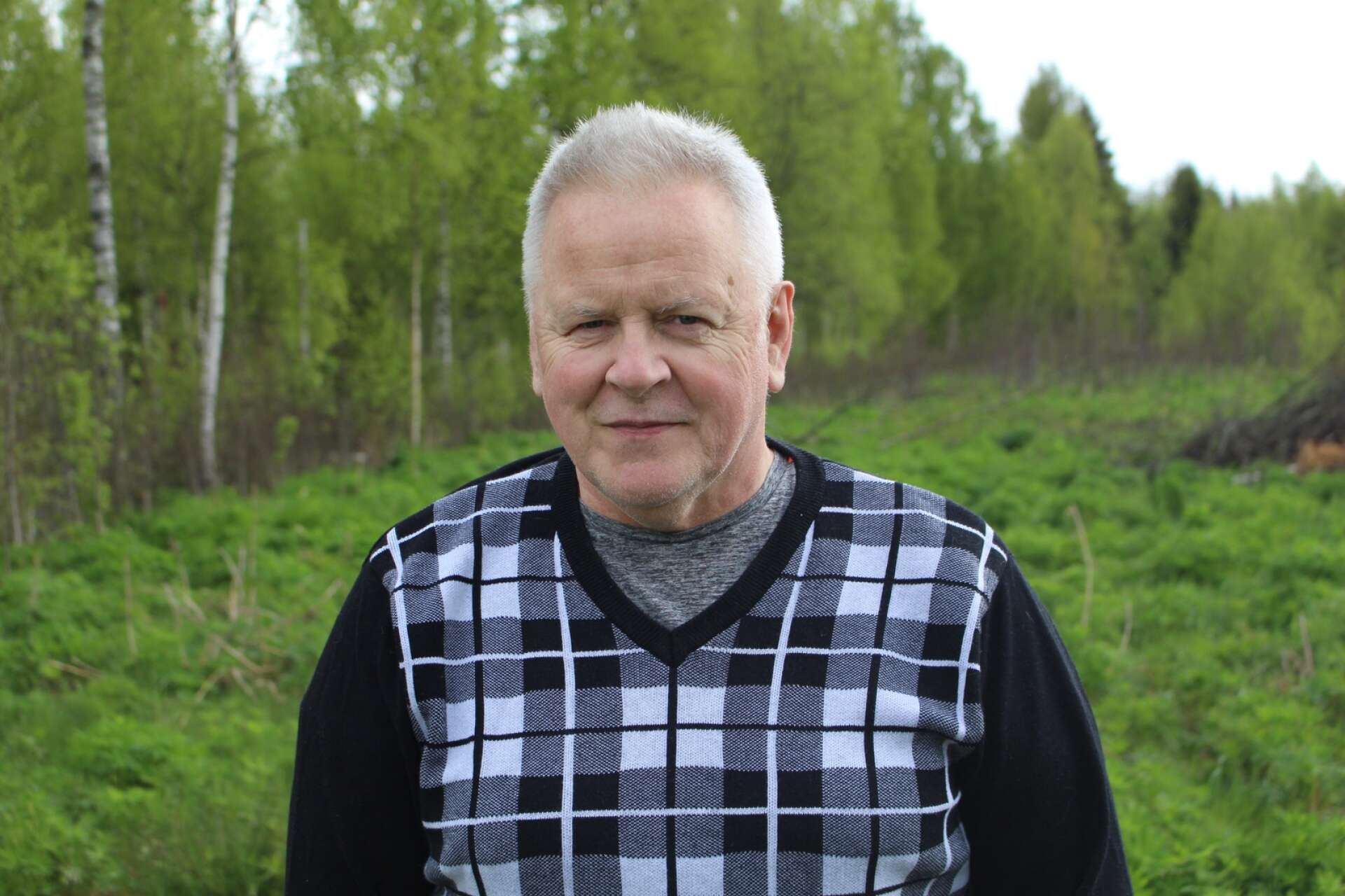 Peter Åkerström berättar om sitt avhopp från partiet som han grundade.