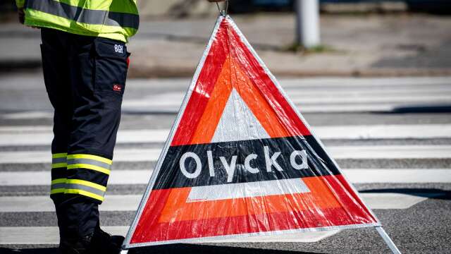 Två bilar kolliderade i Karlstad vid lunchtid på måndagen. 